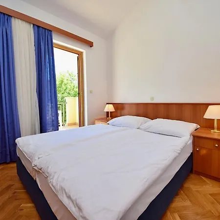 Meridiana-1 By Interhome Lägenhet